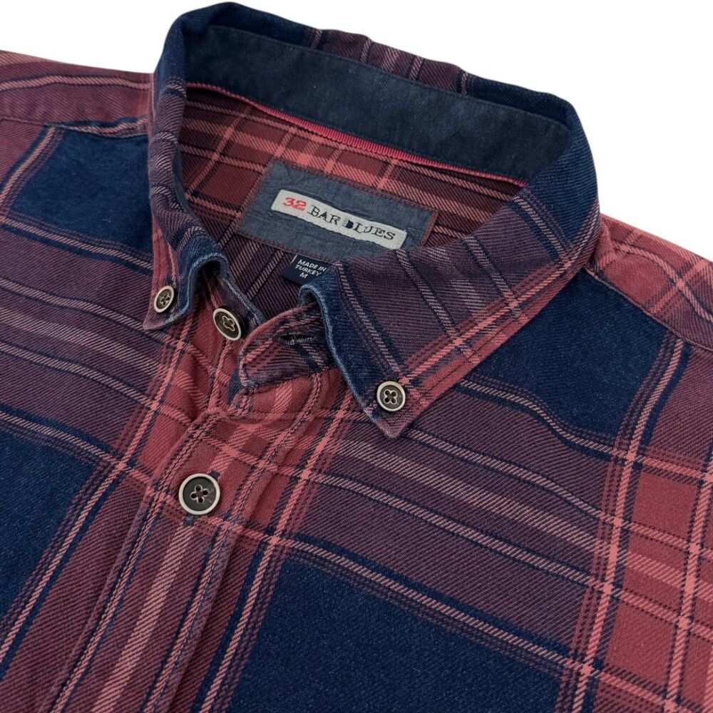 32 Bar Blues Men's Plaid Cotton Button Down Garment Dyed Flannel Blue/Red Medium